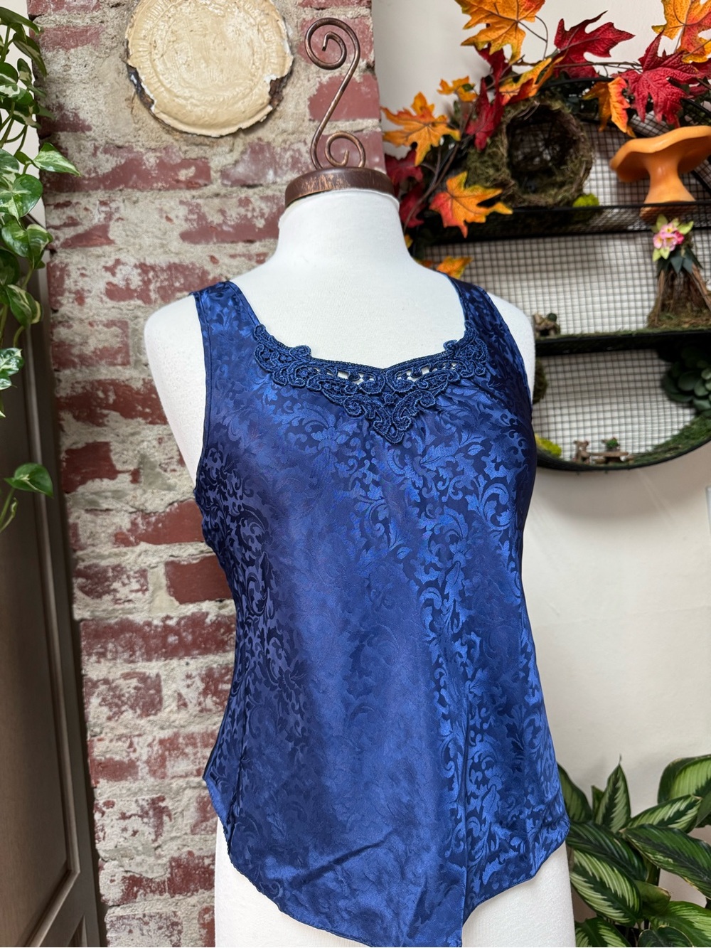 Vintage 90s Satin Lace Floral Embroidery Trim Tank Small